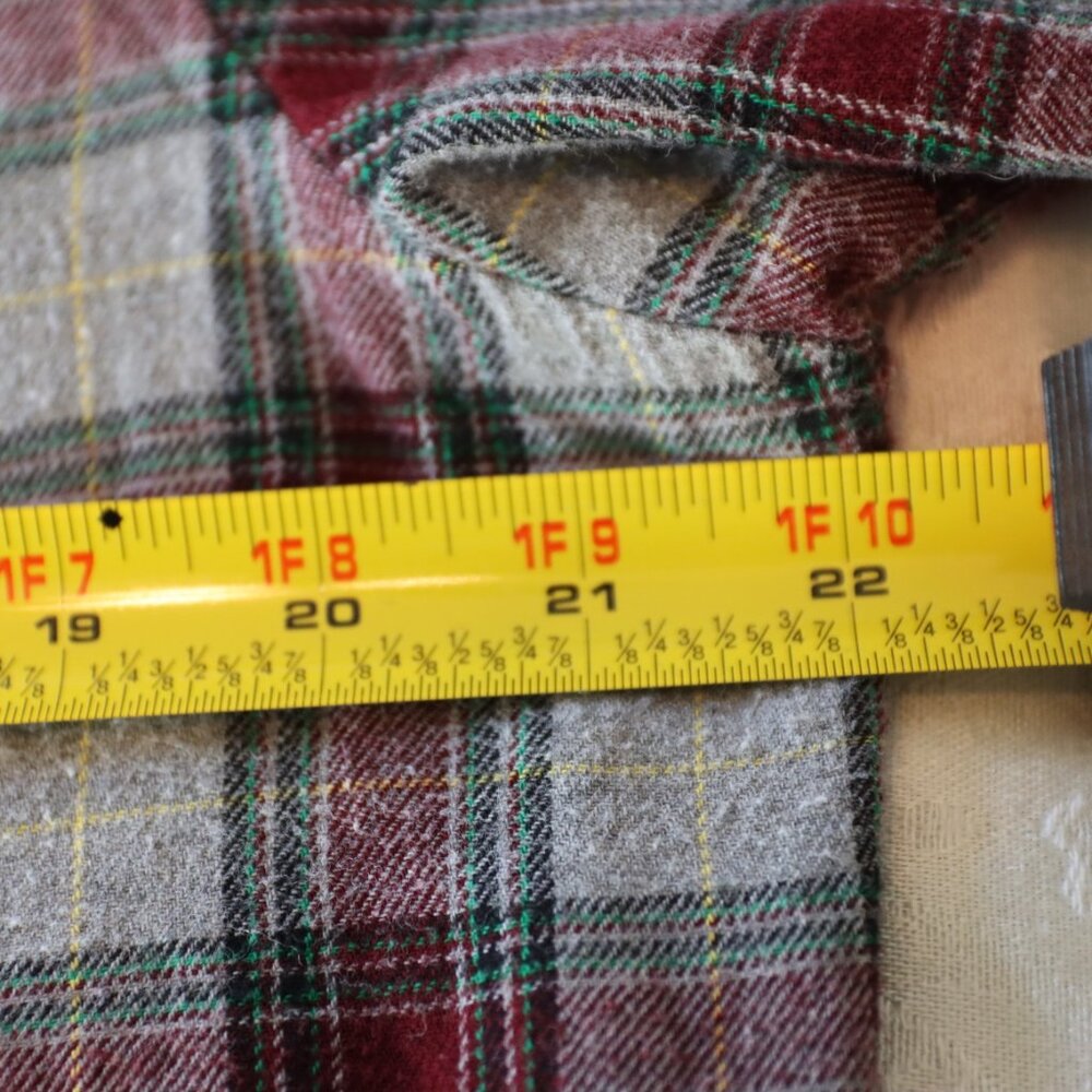 St John's Bay Quality Menswear 100% Cotton Flannel Plaid Button Down Size Medium - Picture 9 of 15